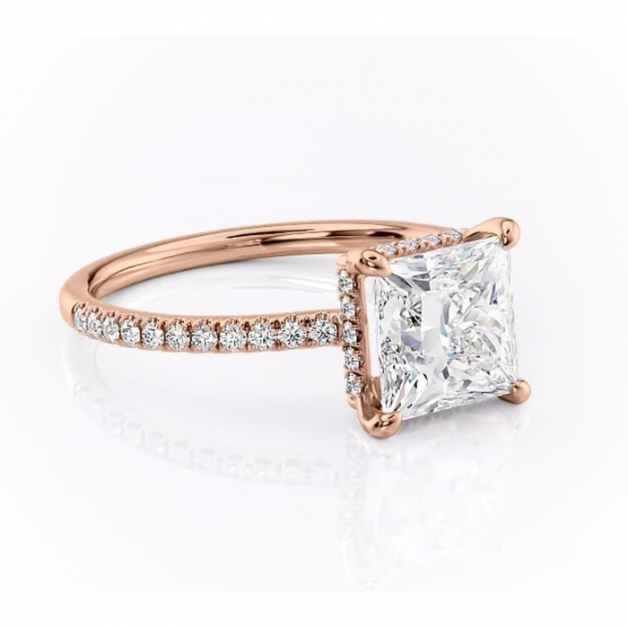 Inel de logodnă Arabella din aur Rose 14kt cu moissanite tăietură princess – Montură pavé rafinată pentru profil jos | Personalizează și configurează gratuit online [1]