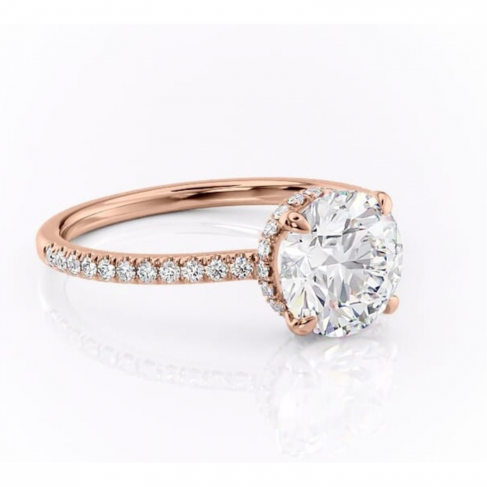 Inel de logodnă Arabella din aur Rose 14kt cu moissanite tăietură rotundă – Montură pavé rafinată pentru profil jos | Personalizează și configurează gratuit online [1]