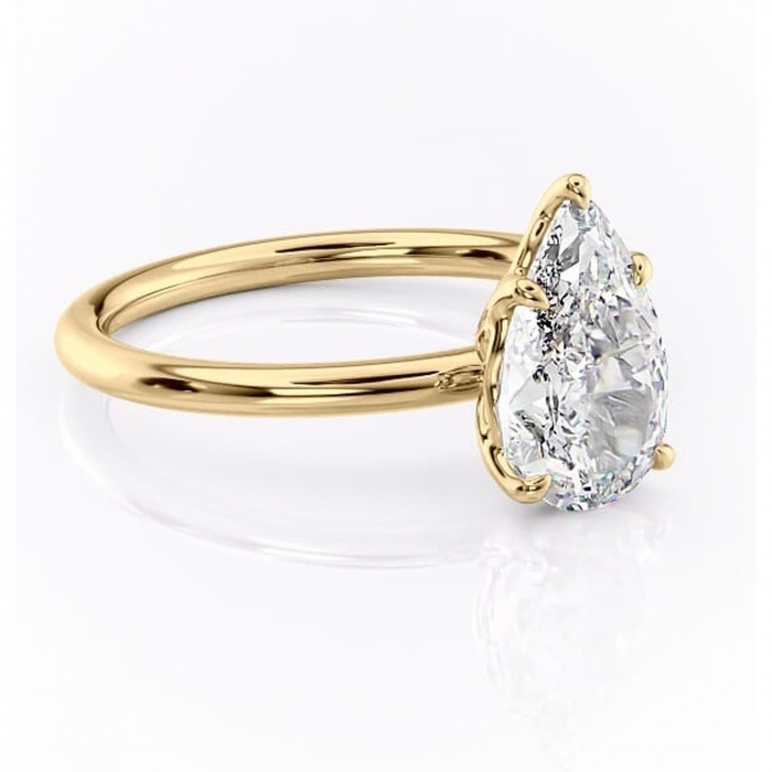 Inel de logodnă Arabeth din aur Galben 18kt cu moissanite tăietură pară – Solitar rafinată pentru profil înalt | Personalizează și configurează gratuit online [1]