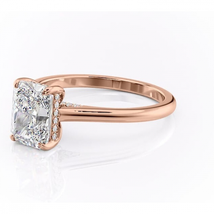 Inel de logodnă Aria din aur Rose 14kt cu moissanite tăietură radiantă – Solitar rafinată pentru profil înalt | Personalizează și configurează gratuit online [7]