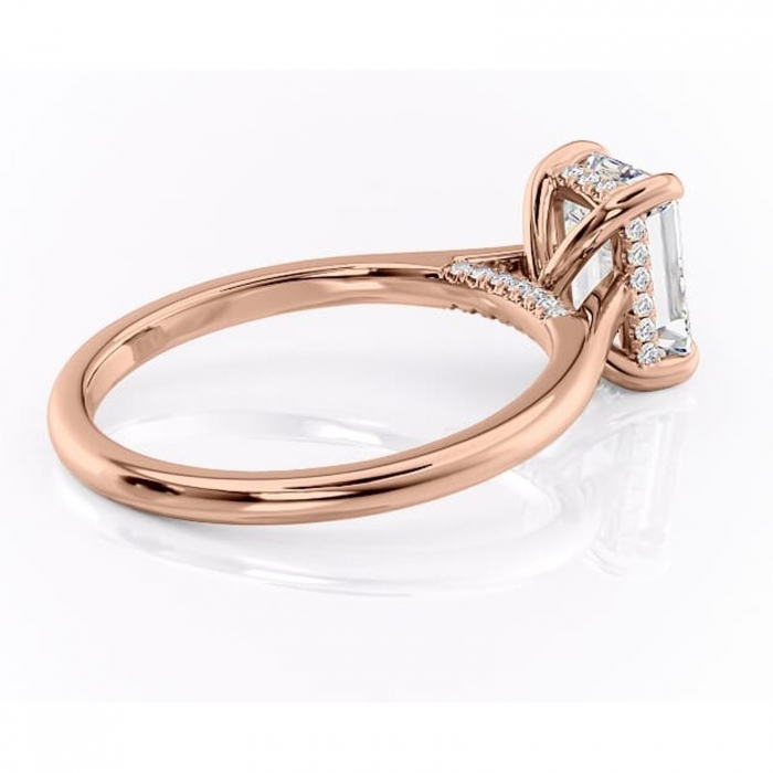 Inel de logodnă Aria din aur Rose 14kt cu moissanite tăietură smarald – Solitar rafinată pentru profil înalt | Personalizează și configurează gratuit online [3]