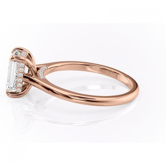Inel de logodnă Aria din aur Rose 14kt cu moissanite tăietură smarald – Solitar rafinată pentru profil înalt | Personalizează și configurează gratuit online [6]