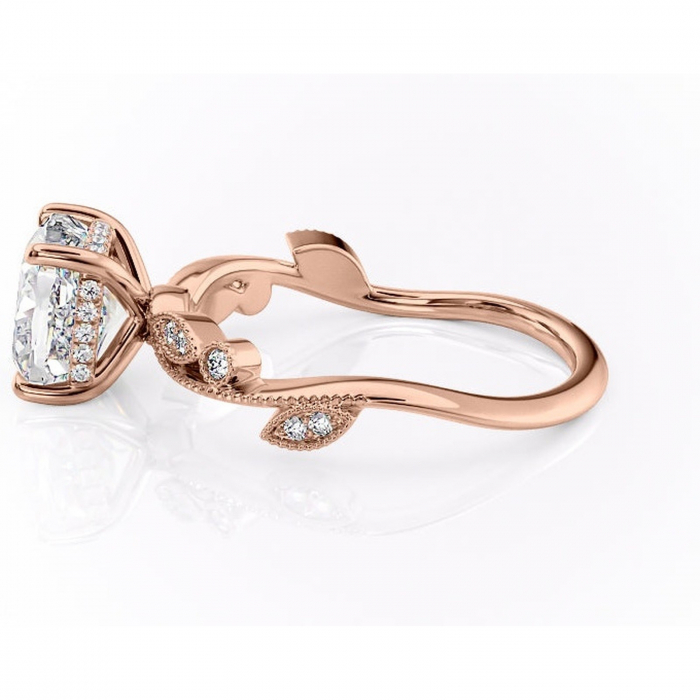 Inel de logodnă Aurelia din aur Rose 18kt cu moissanite tăietură pernă – Pietre laterale rafinată pentru profil înalt | Personalizează și configurează gratuit online [6]