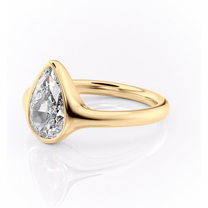 Inel de logodnă Avenelle din aur Galben 18kt cu moissanite tăietură pară – Montură închisă rafinată pentru solitar | Personalizează și configurează gratuit online [7]