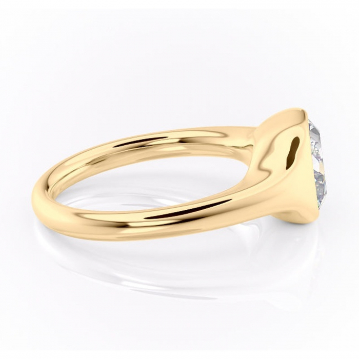 Inel de logodnă Avenelle din aur Galben 14kt cu moissanite tăietură pernă – Montură închisă rafinată pentru solitar | Personalizează și configurează gratuit online [2]