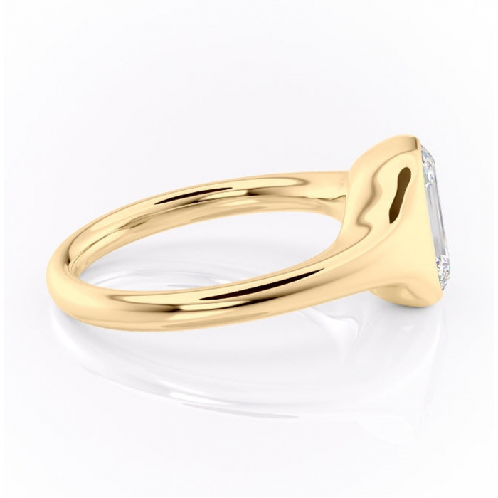 Inel de logodnă Avenelle din aur Galben 14kt cu moissanite tăietură smarald – Montură închisă rafinată pentru solitar | Personalizează și configurează gratuit online [2]