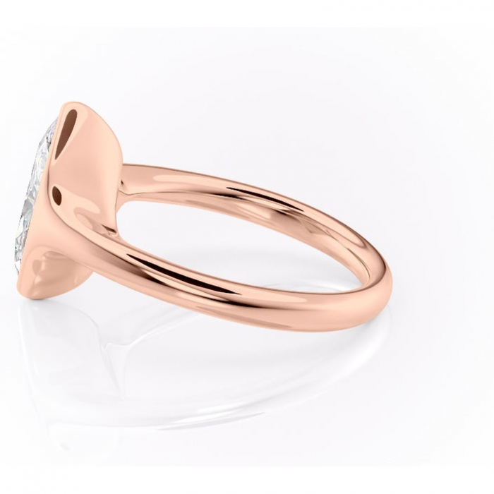Inel de logodnă Avenelle din aur Rose 18kt cu moissanite tăietură marquise – Montură închisă rafinată pentru solitar | Personalizează și configurează gratuit online [6]