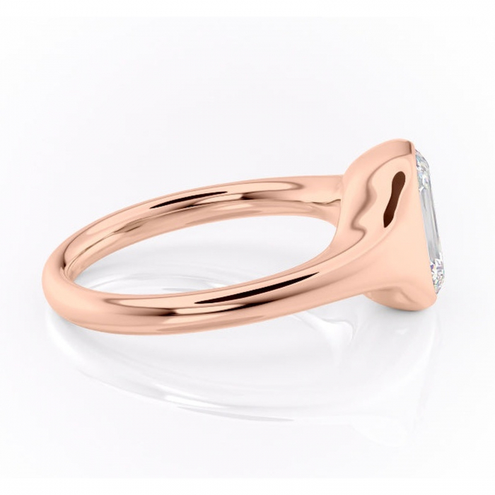 Inel de logodnă Avenelle din aur Rose 14kt cu moissanite tăietură smarald – Montură închisă rafinată pentru solitar | Personalizează și configurează gratuit online [2]