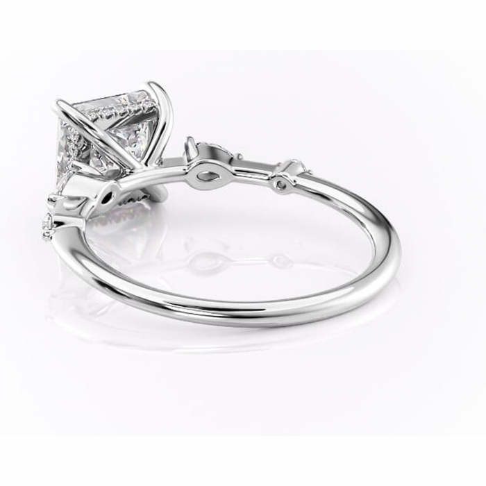 Inel de logodnă Azalea din aur Alb 18kt cu moissanite tăietură princess – Montură cu trei pietre rafinată pentru profil mediu | Personalizează și configurează gratuit online [4]