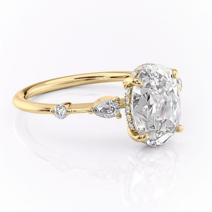 Inel de logodnă Azalea din aur Galben 14kt cu moissanite tăietură ovală – Montură cu trei pietre rafinată pentru profil mediu | Personalizează și configurează gratuit online [1]