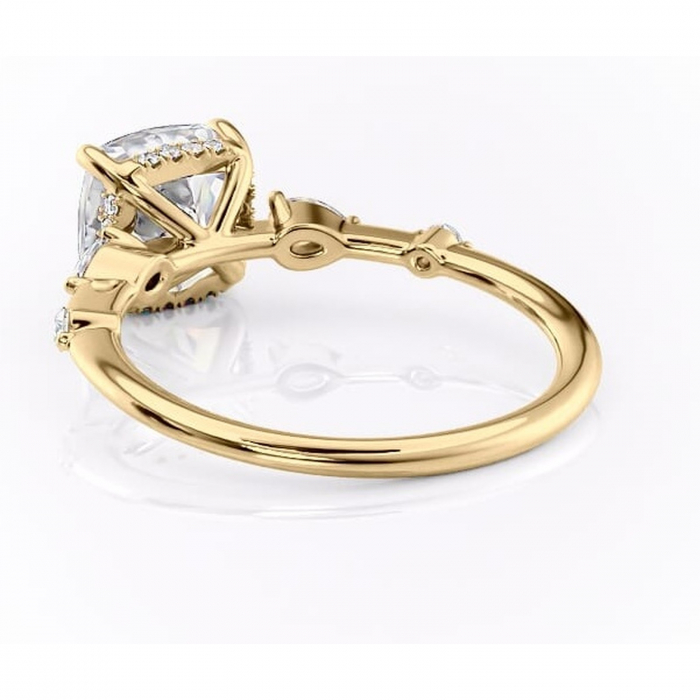 Inel de logodnă Azalea din aur Galben 14kt cu moissanite tăietură pernă – Montură cu trei pietre rafinată pentru profil mediu | Personalizează și configurează gratuit online [4]