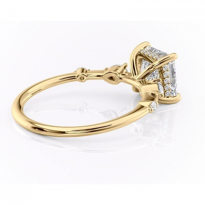 Inel de logodnă Azalea din aur Galben 14kt cu moissanite tăietură princess – Montură cu trei pietre rafinată pentru profil mediu | Personalizează și configurează gratuit online [3]