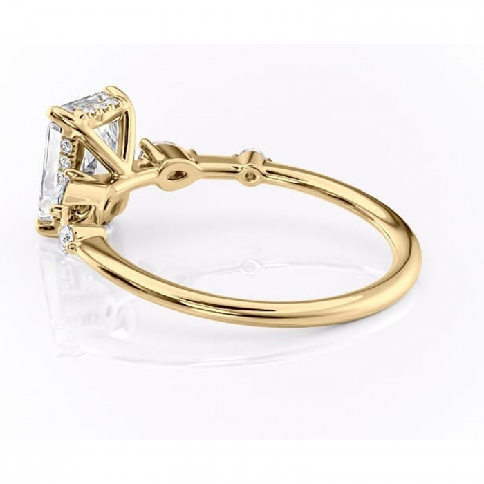 Inel de logodnă Azalea din aur Galben 14kt cu moissanite tăietură radiantă – Montură cu trei pietre rafinată pentru profil mediu | Personalizează și configurează gratuit online [5]