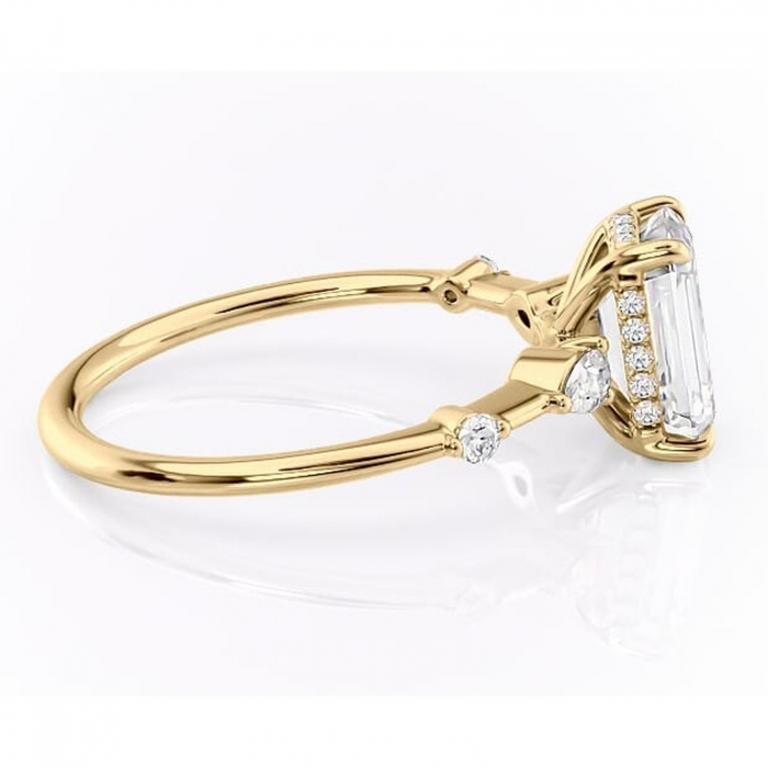 Inel de logodnă Azalea din aur Galben 14kt cu moissanite tăietură smarald – Montură cu trei pietre rafinată pentru profil mediu | Personalizează și configurează gratuit online [2]