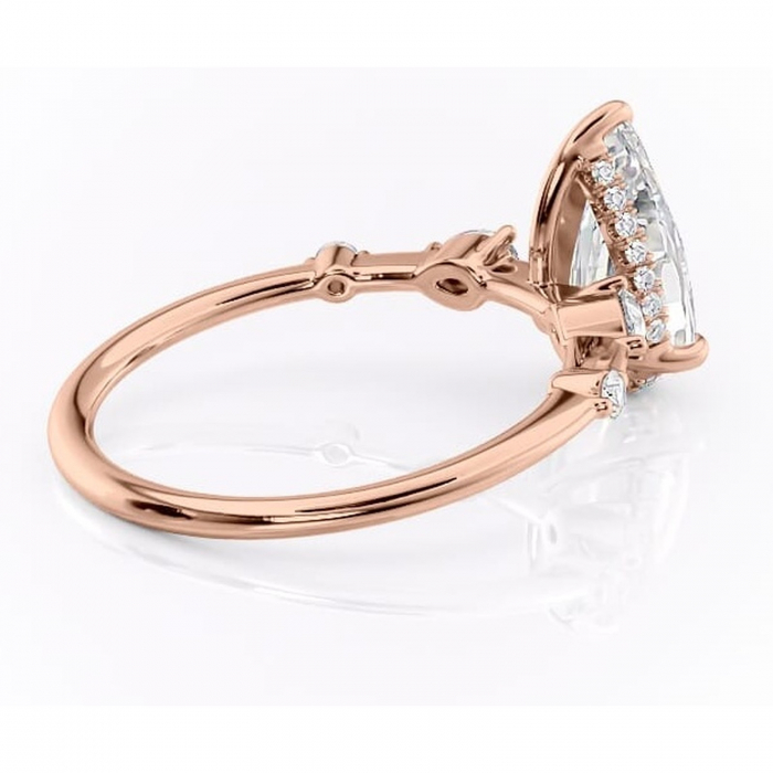 Inel de logodnă Azalea din aur Rose 18kt cu moissanite tăietură pară – Montură cu trei pietre rafinată pentru profil mediu | Personalizează și configurează gratuit online [3]