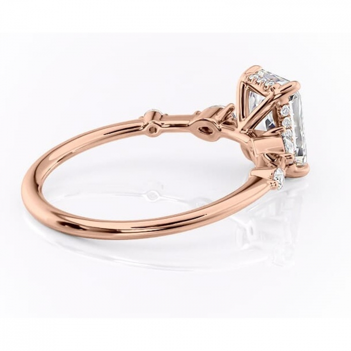 Inel de logodnă Azalea din aur Rose 14kt cu moissanite tăietură radiantă – Montură cu trei pietre rafinată pentru profil mediu | Personalizează și configurează gratuit online [3]