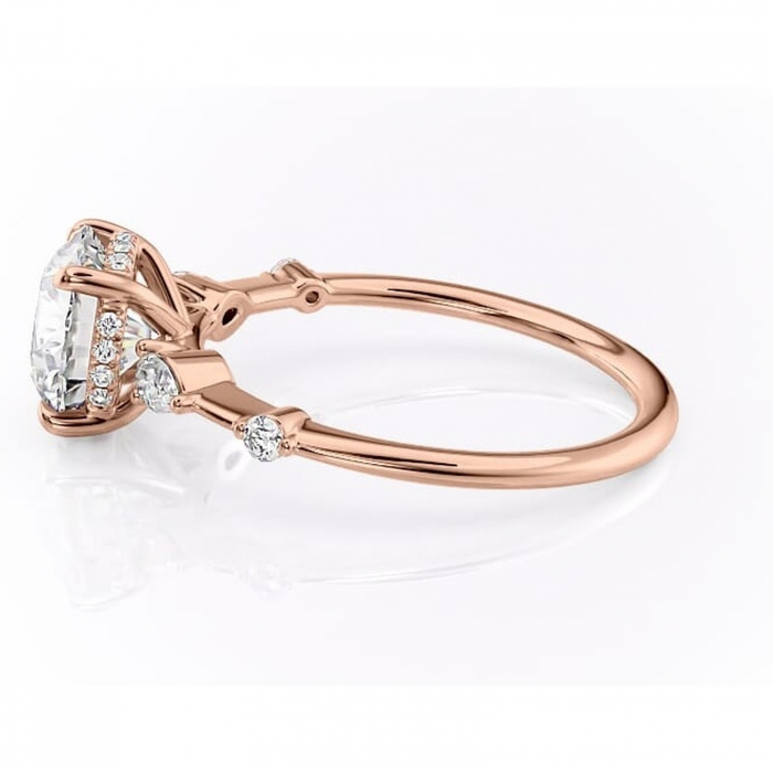 Inel de logodnă Azalea din aur Rose 14kt cu moissanite tăietură rotundă – Montură cu trei pietre rafinată pentru profil mediu | Personalizează și configurează gratuit online [6]