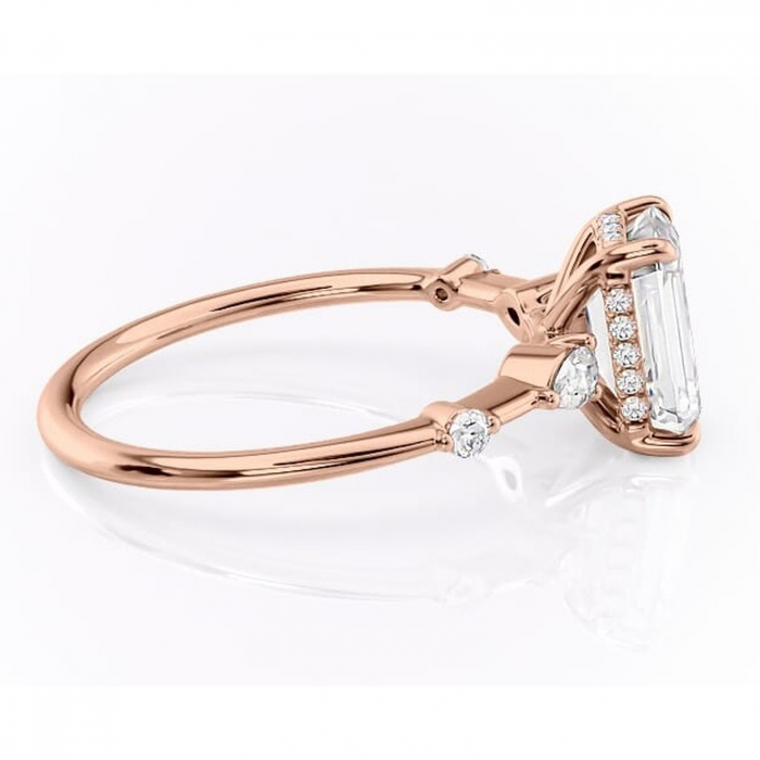 Inel de logodnă Azalea din aur Rose 18kt cu moissanite tăietură smarald – Montură cu trei pietre rafinată pentru profil mediu | Personalizează și configurează gratuit online [2]
