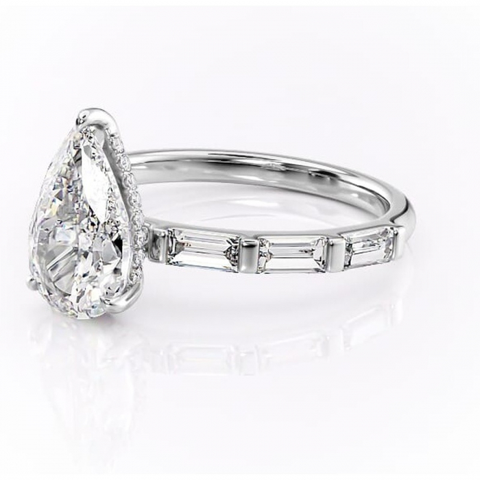 Inel de logodnă Beatrice din aur Alb 14kt cu moissanite tăietură pară – Montură cu canal rafinată pentru profil înalt | Personalizează și configurează gratuit online [7]