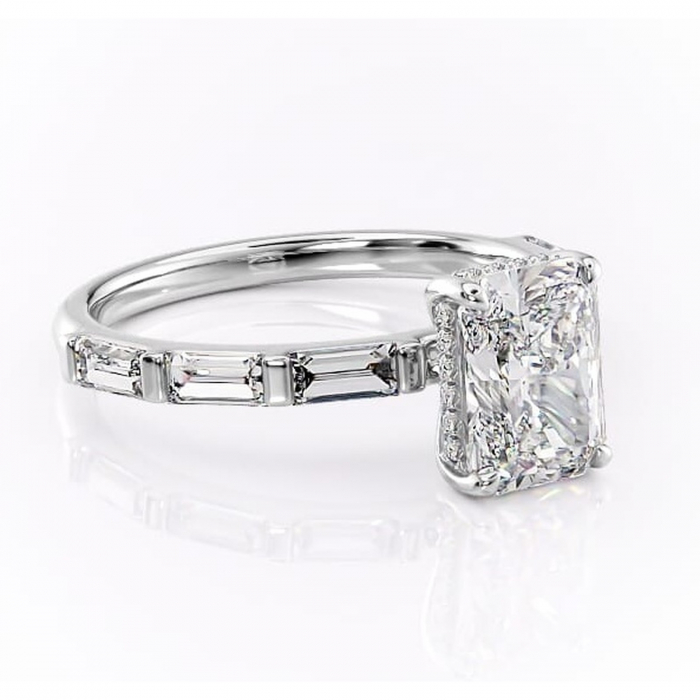 Inel de logodnă Beatrice din aur Alb 14kt cu moissanite tăietură radiantă – Montură cu canal rafinată pentru profil înalt | Personalizează și configurează gratuit online [1]