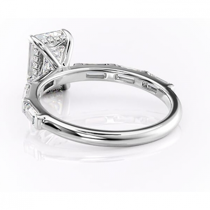 Inel de logodnă Beatrice din aur Alb 14kt cu moissanite tăietură smarald – Montură cu canal rafinată pentru profil înalt | Personalizează și configurează gratuit online [4]
