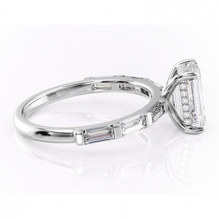 Inel de logodnă Beatrice din aur Alb 14kt cu moissanite tăietură smarald – Montură cu canal rafinată pentru profil înalt | Personalizează și configurează gratuit online [2]