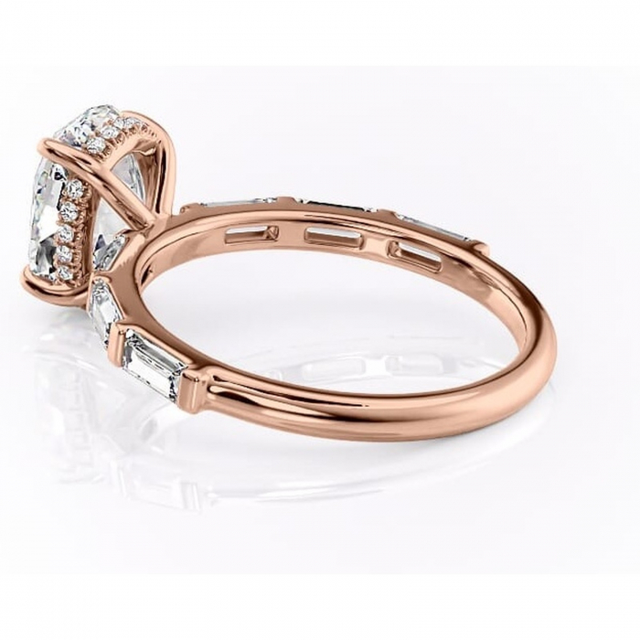 Inel de logodnă Beatrice din aur Rose 14kt cu moissanite tăietură ovală – Montură cu canal rafinată pentru profil înalt | Personalizează și configurează gratuit online [5]