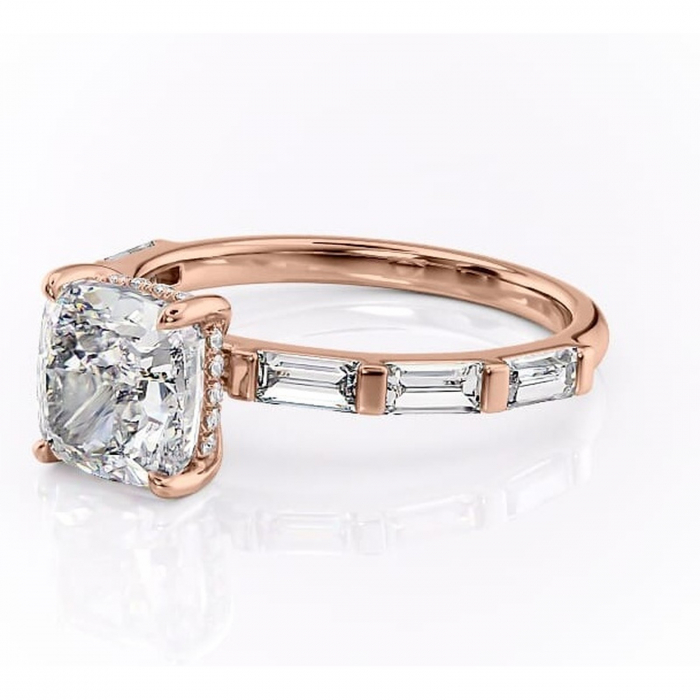 Inel de logodnă Beatrice din aur Rose 14kt cu moissanite tăietură pernă – Montură cu canal rafinată pentru profil înalt | Personalizează și configurează gratuit online [7]