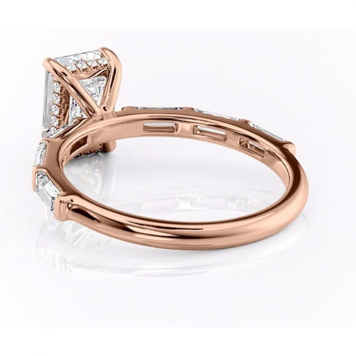 Inel de logodnă Beatrice din aur Rose 14kt cu moissanite tăietură smarald – Montură cu canal rafinată pentru profil înalt | Personalizează și configurează gratuit online [4]