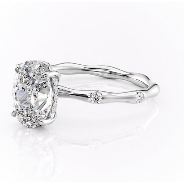 Inel de logodnă Bijou din aur Alb 14kt cu moissanite tăietură ovală – Pietre laterale rafinată pentru profil înalt | Personalizează și configurează gratuit online [7]