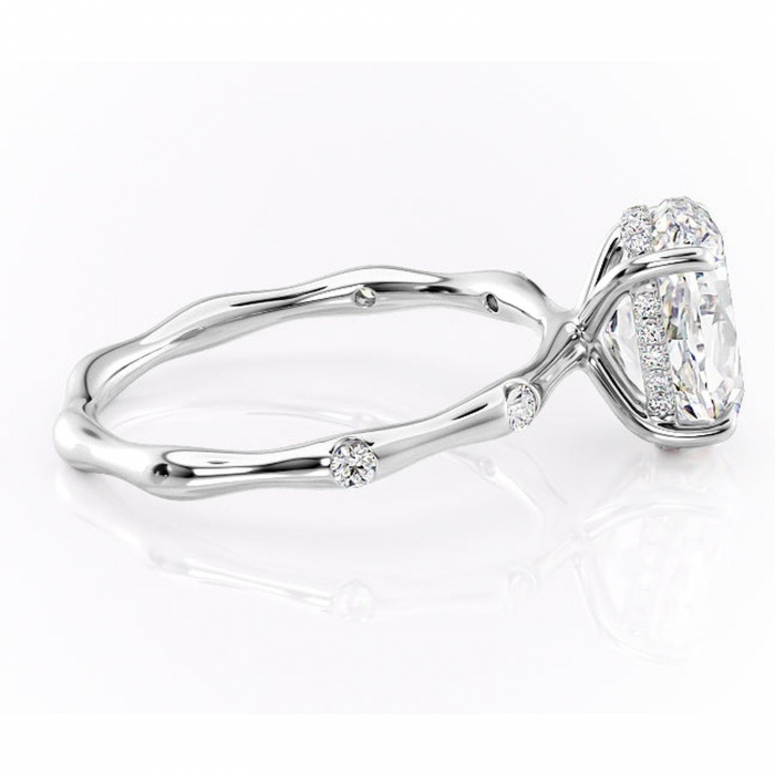 Inel de logodnă Bijou din aur Alb 14kt cu moissanite tăietură ovală – Pietre laterale rafinată pentru profil înalt | Personalizează și configurează gratuit online [2]