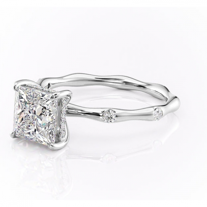 Inel de logodnă Bijou din aur Alb 14kt cu moissanite tăietură princess – Pietre laterale rafinată pentru profil înalt | Personalizează și configurează gratuit online [7]