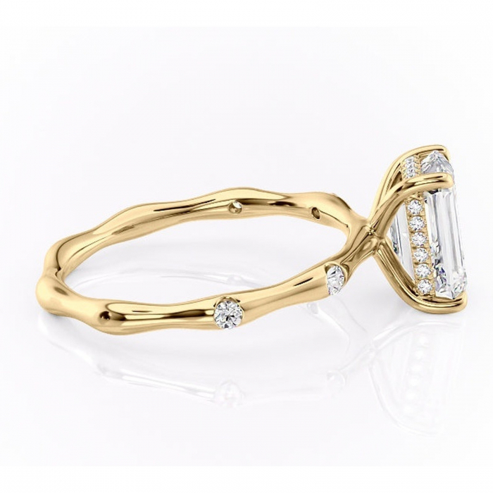 Inel de logodnă Bijou din aur Galben 14kt cu moissanite tăietură smarald – Pietre laterale rafinată pentru profil înalt | Personalizează și configurează gratuit online [2]