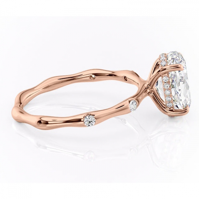 Inel de logodnă Bijou din aur Rose 14kt cu moissanite tăietură ovală – Pietre laterale rafinată pentru profil înalt | Personalizează și configurează gratuit online [2]