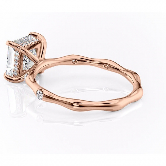 Inel de logodnă Bijou din aur Rose 14kt cu moissanite tăietură princess – Pietre laterale rafinată pentru profil înalt | Personalizează și configurează gratuit online [5]