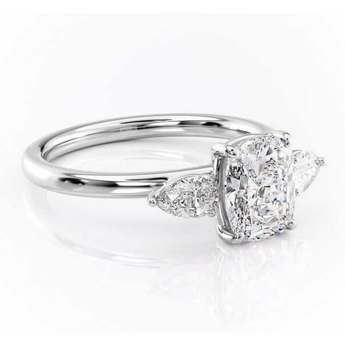 Inel de logodnă Blanche din aur Alb 14kt cu moissanite tăietură asscher – Montură cu trei pietre rafinată pentru profil înalt | Personalizează și configurează gratuit online [1]