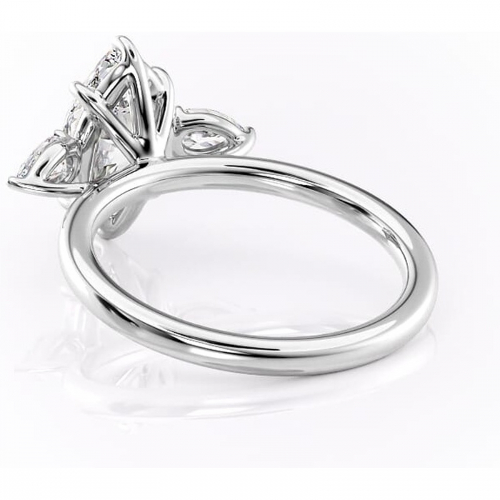 Inel de logodnă Blanche din aur Alb 14kt cu moissanite tăietură marquise – Montură cu trei pietre rafinată pentru profil înalt | Personalizează și configurează gratuit online [4]