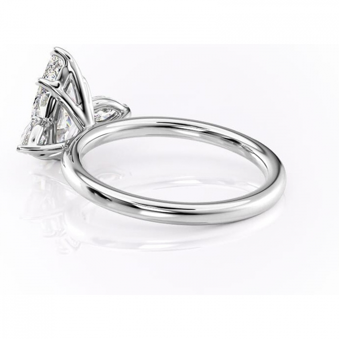 Inel de logodnă Blanche din aur Alb 14kt cu moissanite tăietură pară – Montură cu trei pietre rafinată pentru profil înalt | Personalizează și configurează gratuit online [5]