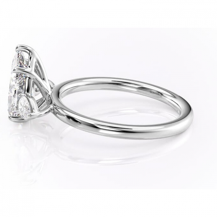 Inel de logodnă Blanche din aur Alb 14kt cu moissanite tăietură pară – Montură cu trei pietre rafinată pentru profil înalt | Personalizează și configurează gratuit online [6]
