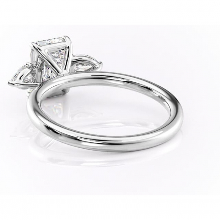 Inel de logodnă Blanche din aur Alb 14kt cu moissanite tăietură smarald – Montură cu trei pietre rafinată pentru profil înalt | Personalizează și configurează gratuit online [4]