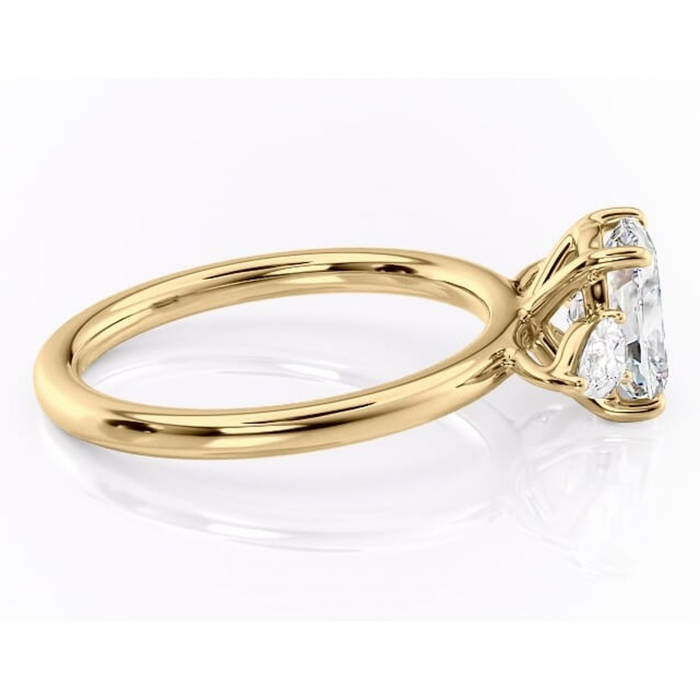 Inel de logodnă Blanche din aur Galben 14kt cu moissanite tăietură asscher – Montură cu trei pietre rafinată pentru profil înalt | Personalizează și configurează gratuit online [2]