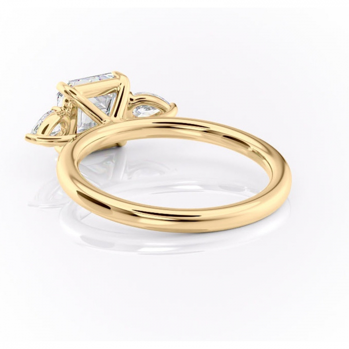 Inel de logodnă Blanche din aur Galben 14kt cu moissanite tăietură asscher – Montură cu trei pietre rafinată pentru profil înalt | Personalizează și configurează gratuit online [4]