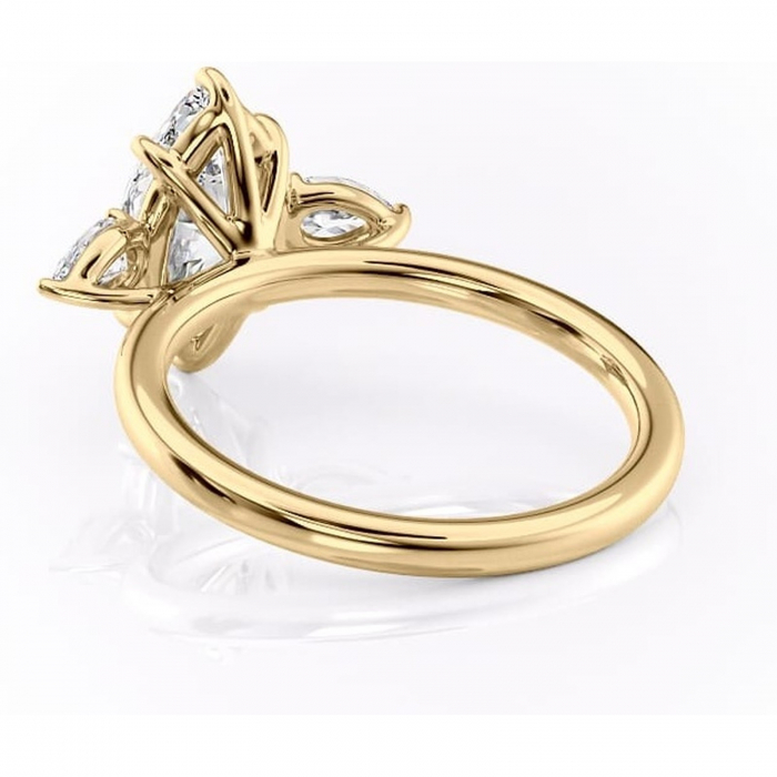 Inel de logodnă Blanche din aur Galben 14kt cu moissanite tăietură marquise – Montură cu trei pietre rafinată pentru profil înalt | Personalizează și configurează gratuit online [4]