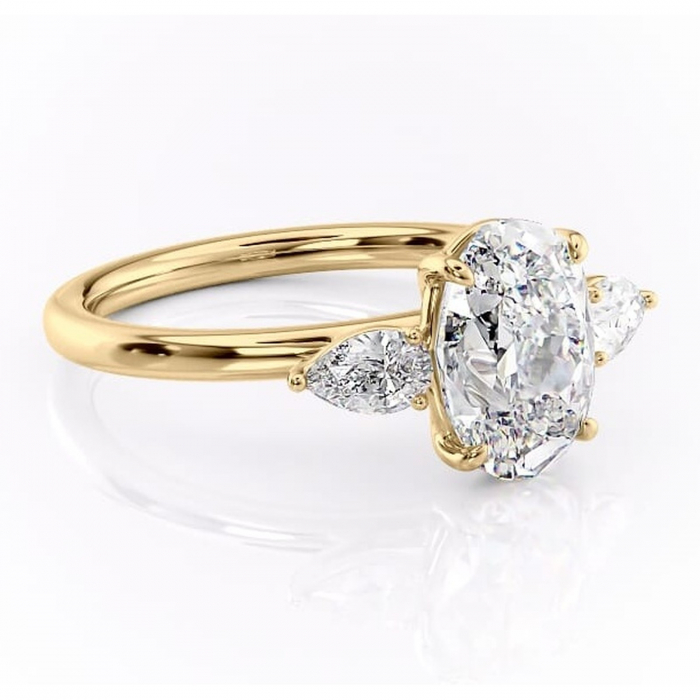 Inel de logodnă Blanche din aur Galben 18kt cu moissanite tăietură ovală – Montură cu trei pietre rafinată pentru profil înalt | Personalizează și configurează gratuit online [1]