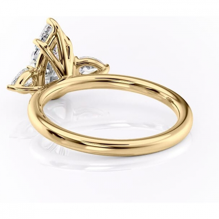 Inel de logodnă Blanche din aur Galben 14kt cu moissanite tăietură pară – Montură cu trei pietre rafinată pentru profil înalt | Personalizează și configurează gratuit online [4]