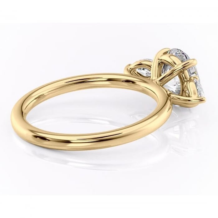 Inel de logodnă Blanche din aur Galben 14kt cu moissanite tăietură rotundă – Montură cu trei pietre rafinată pentru profil înalt | Personalizează și configurează gratuit online [3]