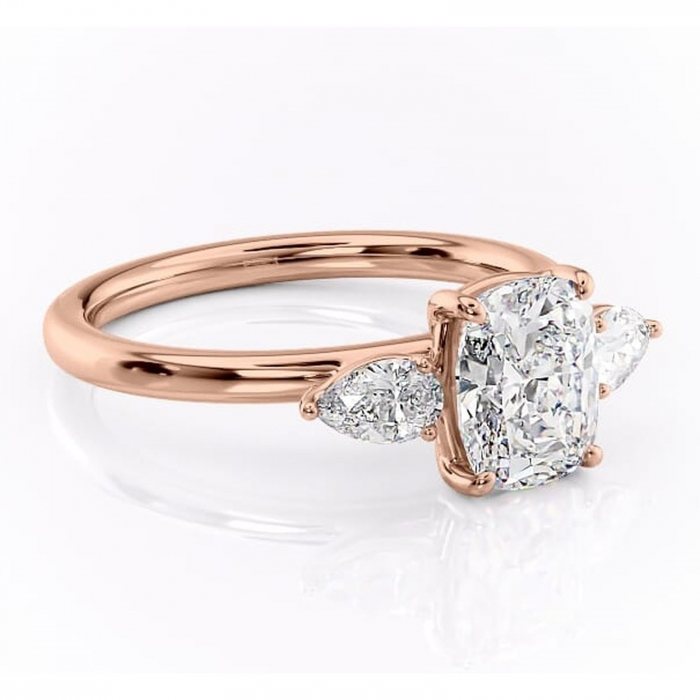 Inel de logodnă Blanche din aur Rose 14kt cu moissanite tăietură asscher – Montură cu trei pietre rafinată pentru profil înalt | Personalizează și configurează gratuit online [1]