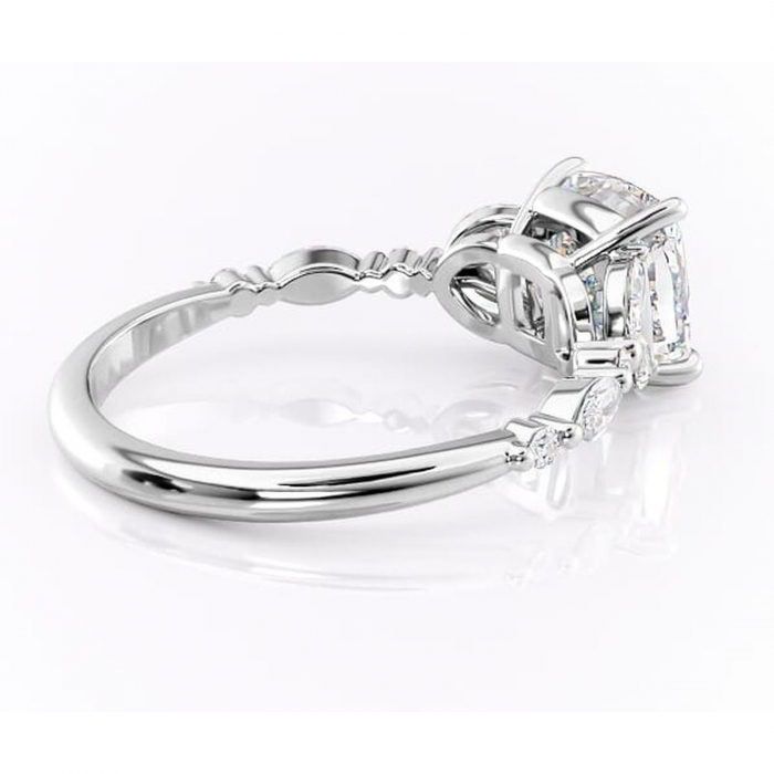 Inel de logodnă Bloom din aur Alb 14kt cu moissanite tăietură pernă – Montură cu trei pietre rafinată pentru profil mediu | Personalizează și configurează gratuit online [3]