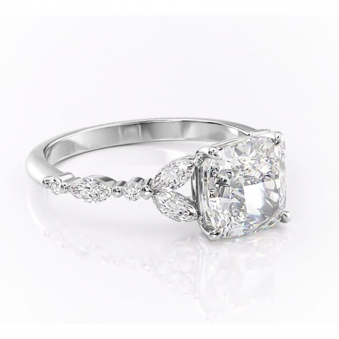 Inel de logodnă Bloom din aur Alb 14kt cu moissanite tăietură pernă – Montură cu trei pietre rafinată pentru profil mediu | Personalizează și configurează gratuit online [1]