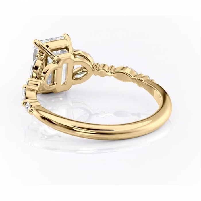 Inel de logodnă Bloom din aur Galben 14kt cu moissanite tăietură smarald – Montură cu trei pietre rafinată pentru profil mediu | Personalizează și configurează gratuit online [4]